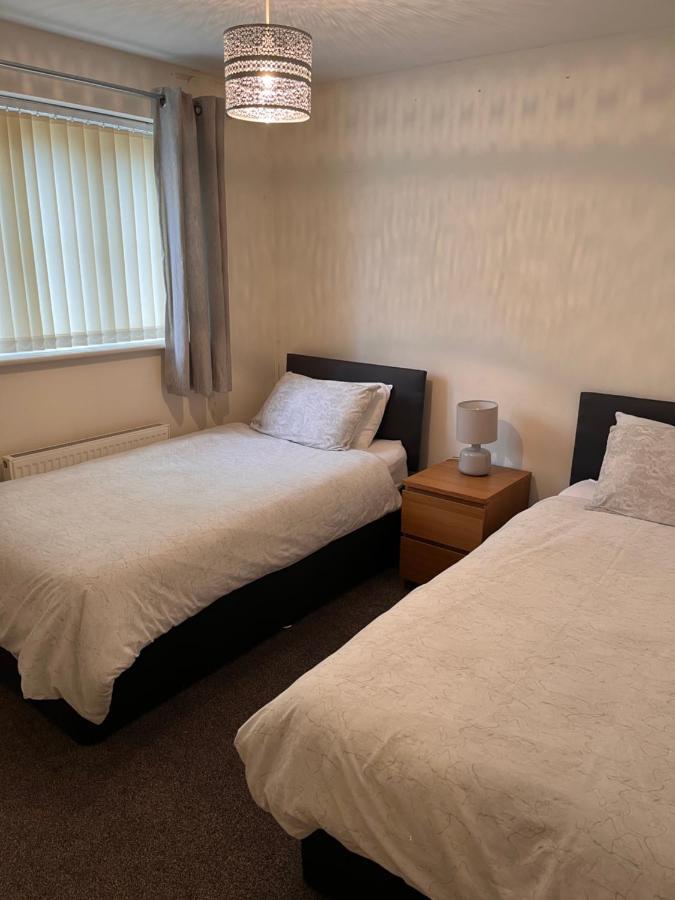 At Home In The City Serviced Apartments Newport ภายนอก รูปภาพ
