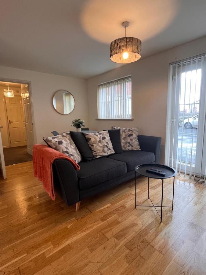 At Home In The City Serviced Apartments Newport ภายนอก รูปภาพ